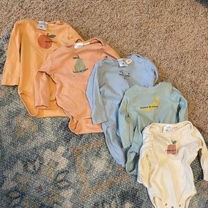 Set of 5 long sleeve onesies